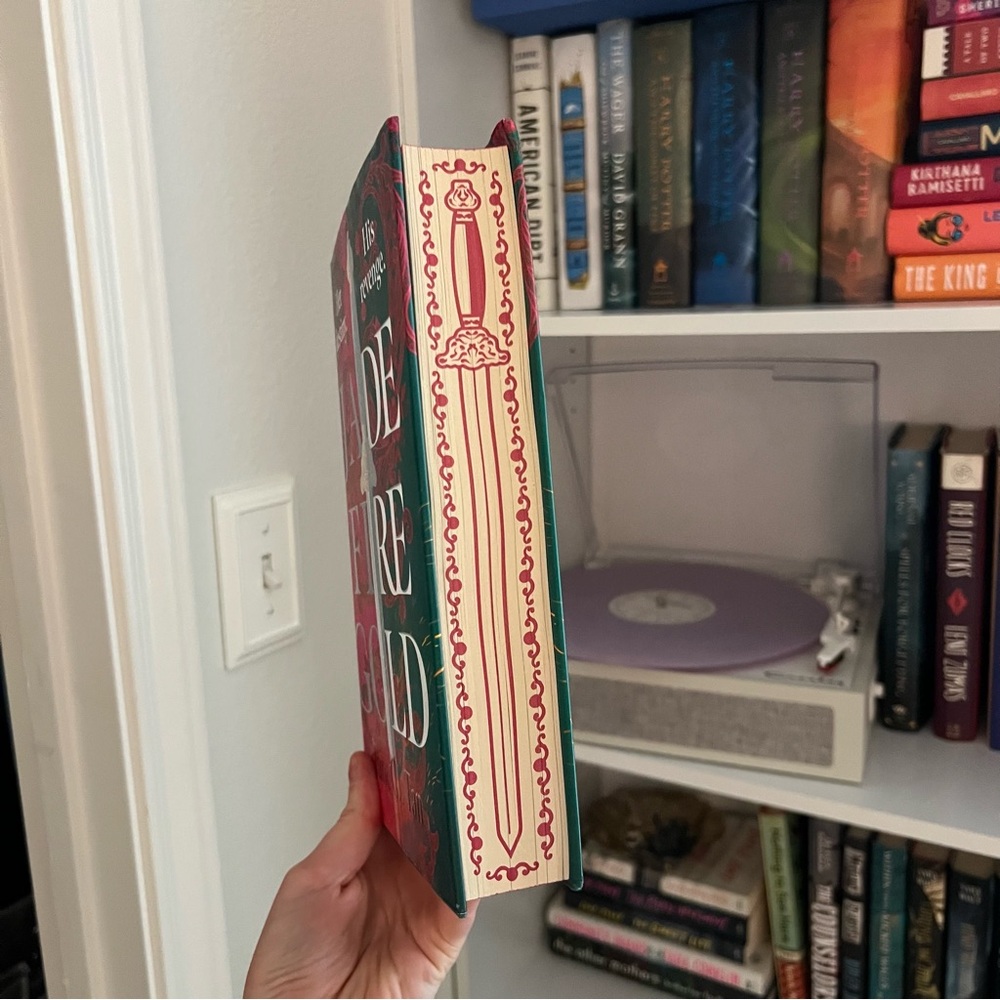 Jade Fire Gold (Signed Fairyloot Edition) - Picture 2 of 9